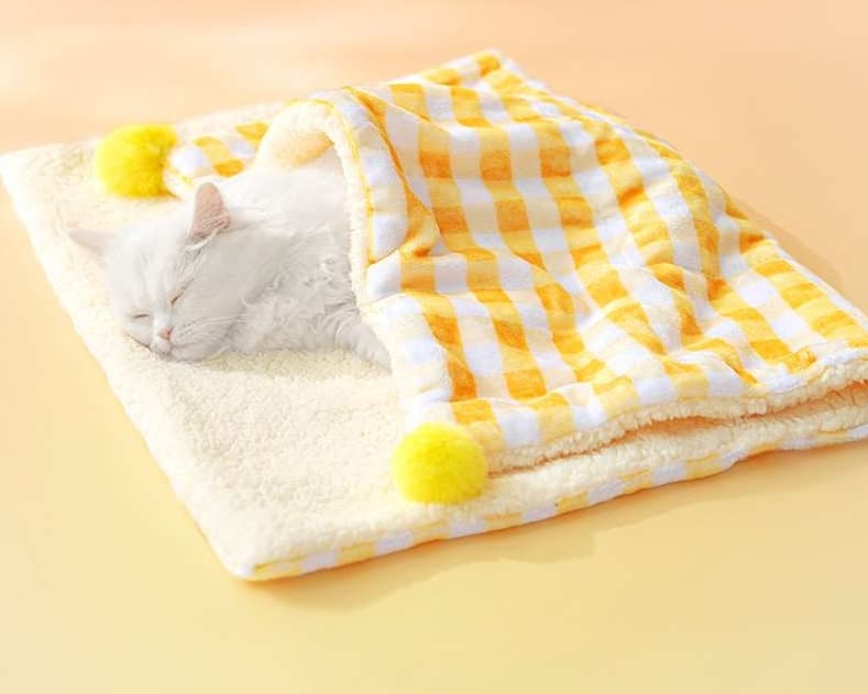 ペットマット 猫用 もこもこポンポン付きマット