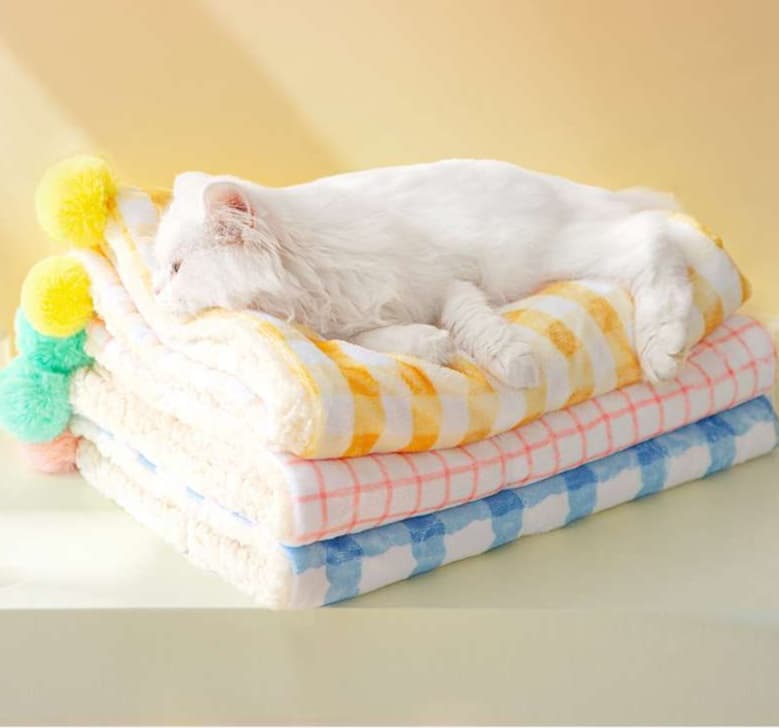 ペットマット 猫用 もこもこポンポン付きマット