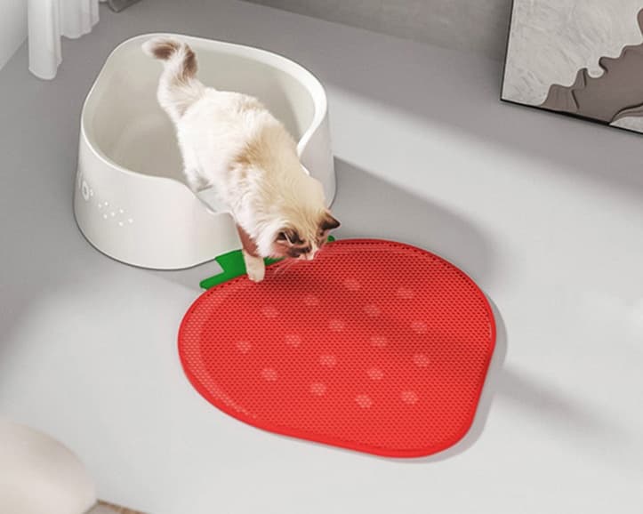 ペットマット 猫用 いちごデザイントイレマット