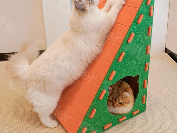 ペットマット 猫用 ペット遊具 三角ハウス型マット