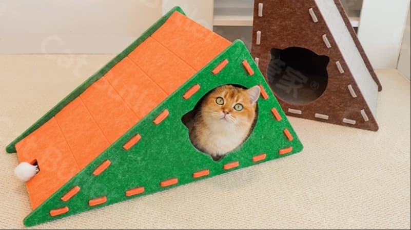 ペットマット 猫用 ペット遊具 三角ハウス型マット